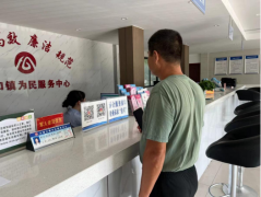 <b>加大校园及养老机构食物平安监</b>